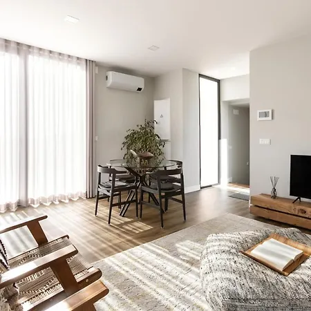 Moinho Pangeia * Сан-Мартинью-ду-Порту